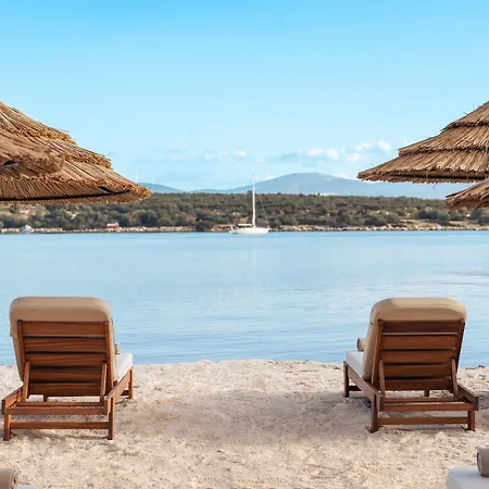 Anda Barut Collection - Ultra Hotel